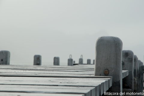 Dia 114-20120223_190900-9_01 Muelle en lago Espejo